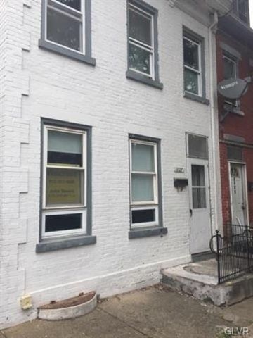 1127 Ferry St, Easton, PA 18042-4110
