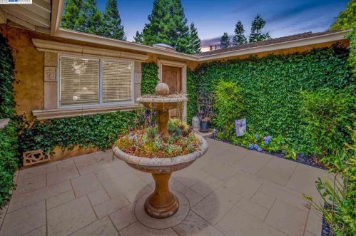 361 Princeton Ln, Danville, CA 94526-4123