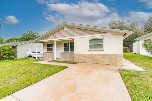 6303 Central Ave, New Port Richey, FL 34653-3207