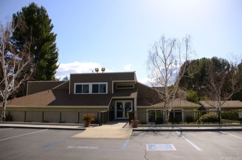 19966 Avenue Of The Oaks, Santa Clarita CA  91321-1387 exterior