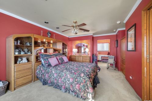 33 Lorijean Ln, Elwood NY  11731-4118 exterior