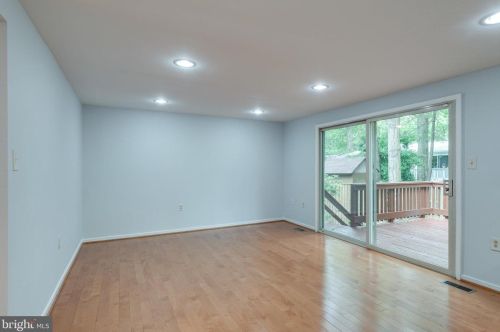 2308 Whitetail Ct, Herndon VA  20191-3018 exterior