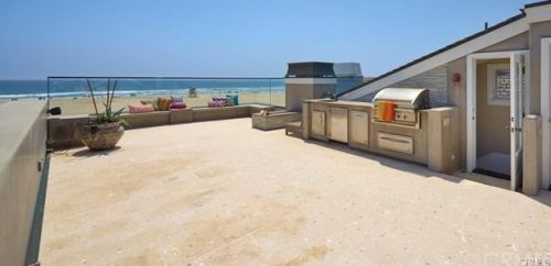 7304 Oceanfront, Newport Beach CA  92663-1727 exterior