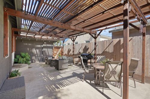 520 Falls Ave, Lodi CA  95240-1018 exterior