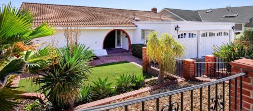 2157 Harbour Heights Rd, San Diego, CA 92109-1427