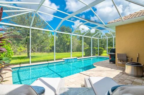 14487 Manchester Dr, Naples FL  34114-8630 exterior