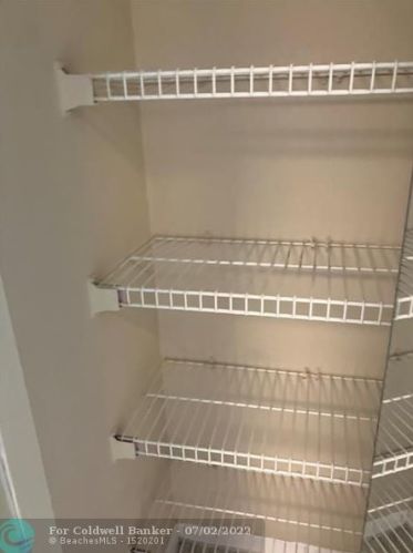 300 130th Ter, Hollywood FL  33027-4009 exterior