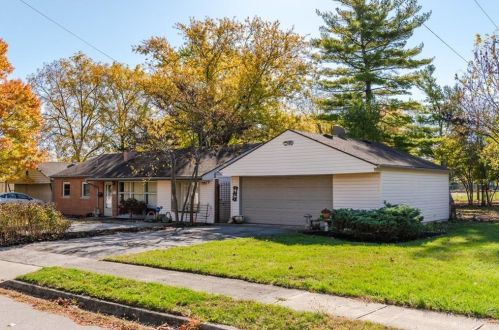 107 Maple Gardens Dr, Englewood, OH 45322-3236