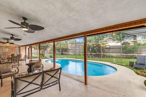 6248 Dowdy Ct, Orlando FL  32819-7770 exterior