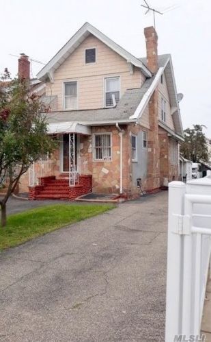 90-21 197th St, Jamaica, NY 11423-1404