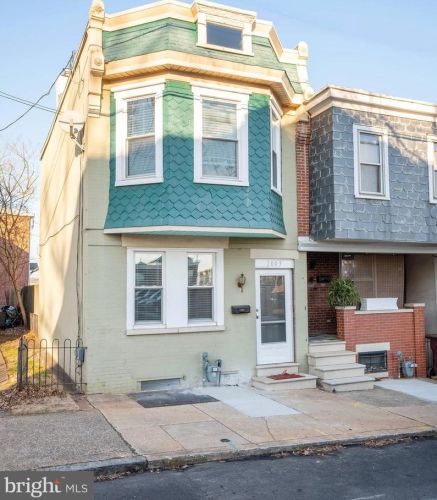2003 7th St, Wilmington, DE 19805-2801
