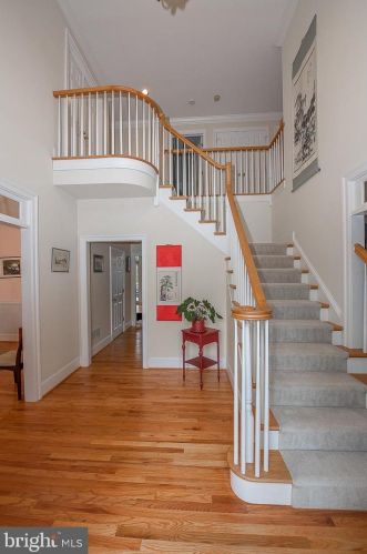 125 Valley Rd, Paoli, PA 19301-1425