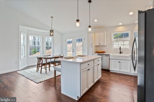 1198 Happy Ridge Dr, Front Royal VA  22630-5302 exterior