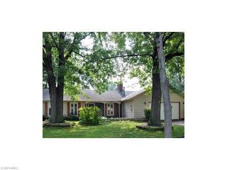 485 Cranston Dr, Berea, OH 44017-2206