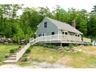 147 Peasley Rd, Henniker, NH 03242-7304