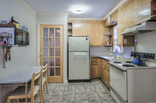 70 Tamarack St, Elwood NY  11731-4629 exterior