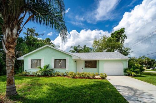 1298 Fountain Ave, Fort Pierce, FL 34953-2353