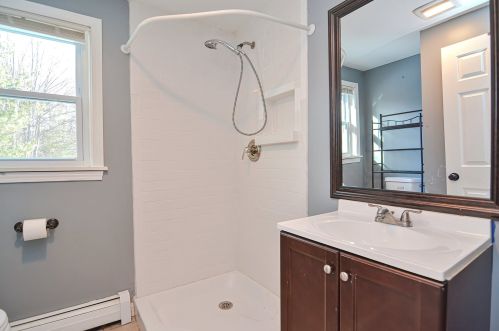 12 Olesen Rd, Derry NH 03038-4846 exterior