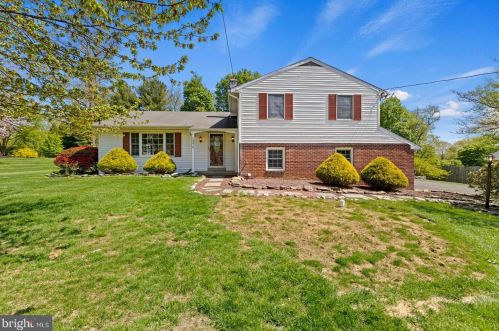 1374 Slayton Dr, Prospectville, PA 19002-3214