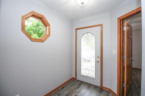 402 Kames Cv, Slinger, WI 53086-9450