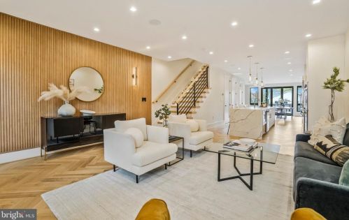 3720 S St, Washington, DC 20007-2360