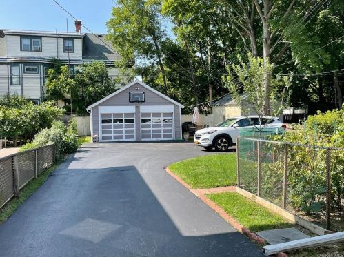 37 Grand Ave, Poughkeepsie NY 12603-4403 exterior