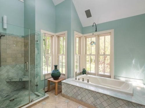 80 Ingham Hill Rd, Essex CT  06426-1507 exterior