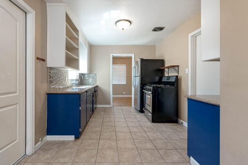 609 Dot Way, Manteca CA  95336-5808 exterior