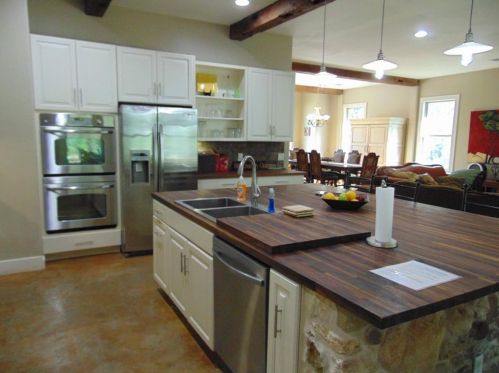 200 Blue Ridge Dr, Mount Sharp TX  78620-4127 exterior