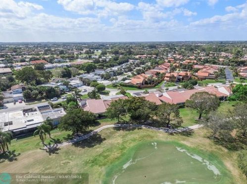 5293 Stonybrook Ln, Boynton Beach FL  33437-1616 exterior