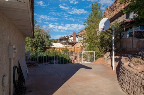 1476 Geronimo Rd, Saint George UT  84790 exterior