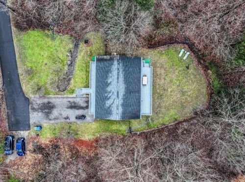 75 Candle Hill Rd, Danbury CT  06812-2412 exterior