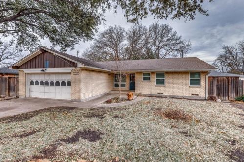 728 Devonshire Dr, Richardson TX  75080-6016 exterior