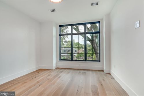 4915 Western Ave, Washington DC  20016-4319 exterior