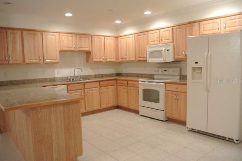 7960 Southern Pines Dr, Brooksville, FL 34601-5595
