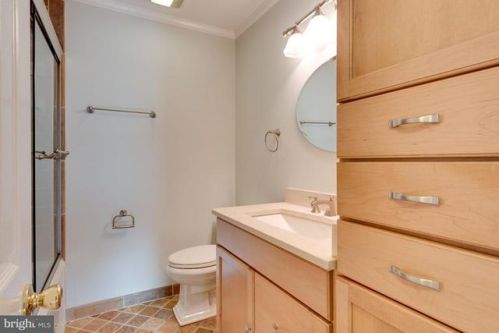 9212 Macswain Pl, Springfield VA  22153-3902 exterior
