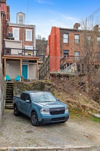 419 Carson St, Pittsburgh PA  15203-1019 exterior