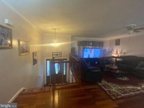 113 Borman Ave, Avenel NJ  07001-2106 exterior
