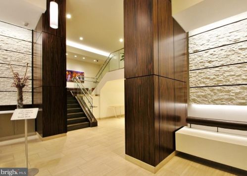 1420 Locust St, Philadelphia PA  19102-4201 exterior