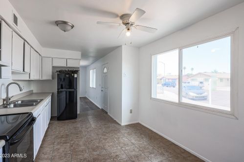 5911 Dailey St, Glendale AZ 85306-4022 exterior