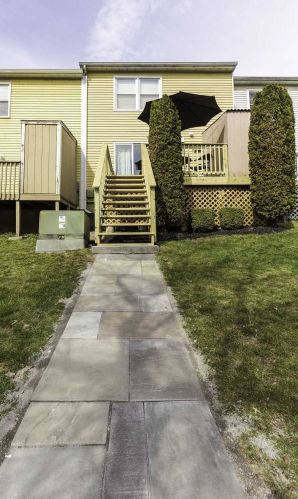 88 Rinaldi Blvd, Poughkeepsie, NY 12601-2924