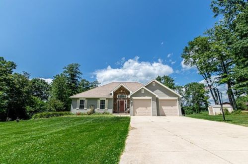 53 Ball Park Rd, Hermitage, PA 16150-3001