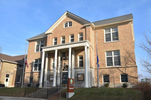 3942 Oakland Ave, Milwaukee WI 53211-2270 exterior