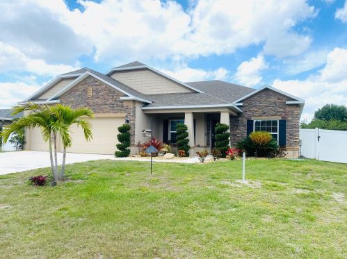 487 Feldman Ave, Fort Pierce, FL 34953-4037