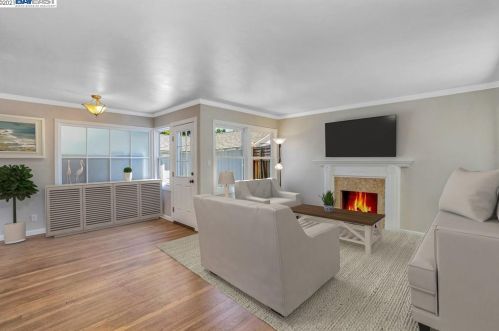 15724 Paseo Largavista, San Lorenzo, CA 94580-1524