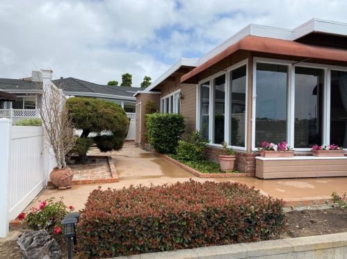 1 Saratoga, Newport Beach CA  92660-6152 exterior