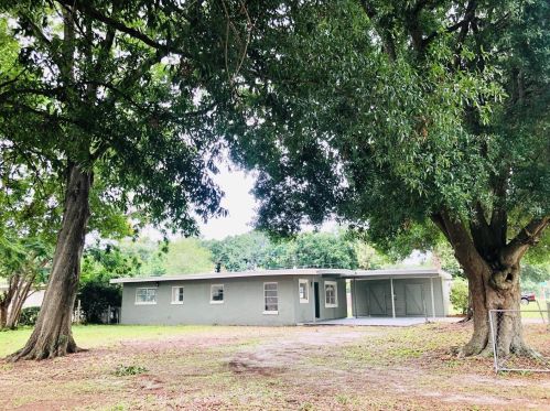 1645 Avenue C, Winter Haven FL  33881-4432 exterior