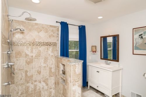 10 Doral Blvd, Washington NJ  07882-1553 exterior