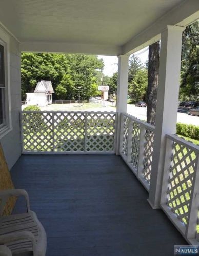 95 Godwin Ave, Ridgewood NJ  07450-3725 exterior