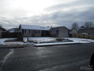 653 21st Ct, Eagle Crest, OR 97756-8411